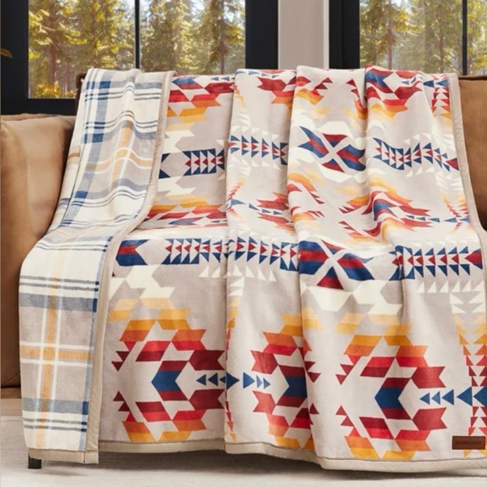 Pendleton Reversible Plush Throw Blanket - Legend Lake Grey